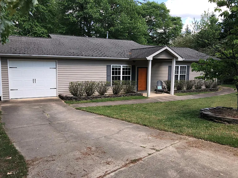3626 Laurel Hills Rd — Photo 2