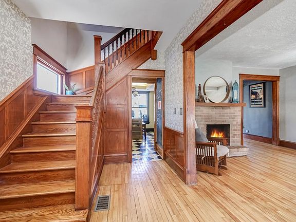 3rd image of 2273 Brewster St