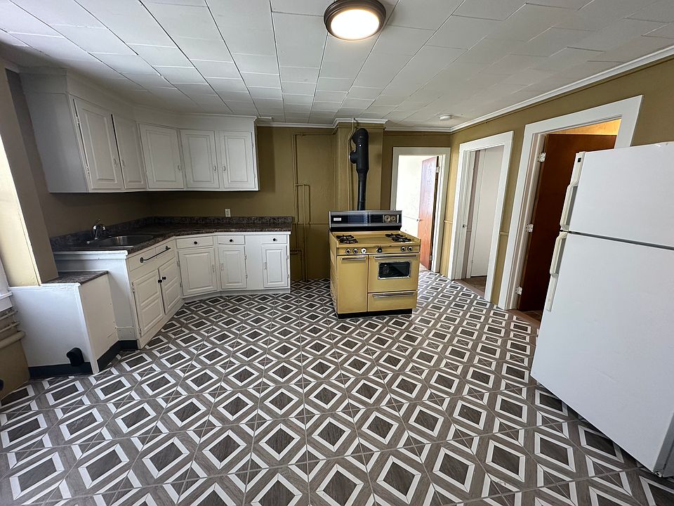 1st image of 6 Walcott St #1R