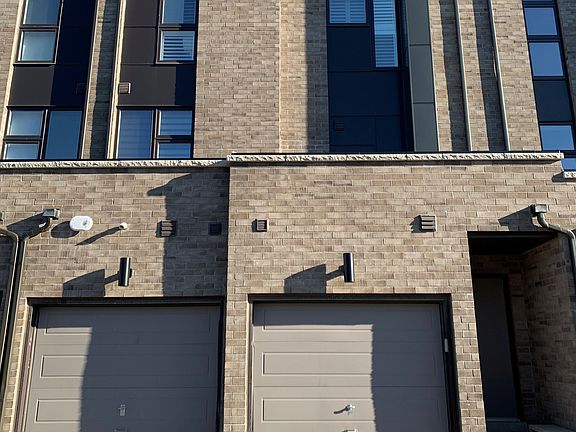 2nd image of 27 Thorncrest Dr