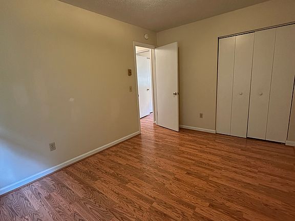 5th image of 1180B Brown St NE #B