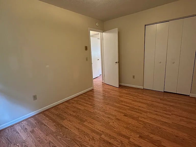 1180B Brown St NE #B — Photo 5