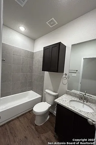 10007 Westover Blf #102 — Photo 12