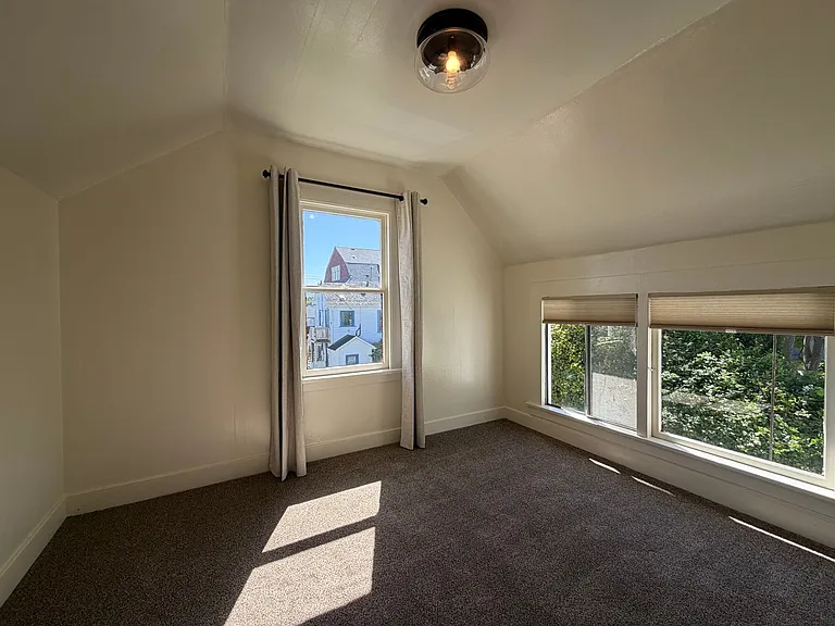 1225 G St — Photo 9