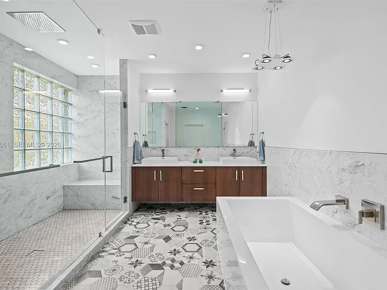 2498 Eagle Run Dr — Photo 31