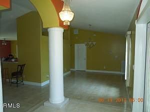 4th image of 2556 SW Bayshore Blvd