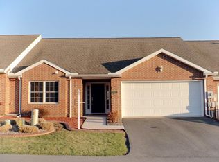 442 Moss Spring Ave, Greencastle, PA 17225