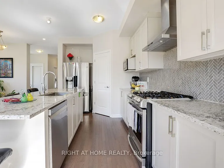 900 Serrano St — Photo 17