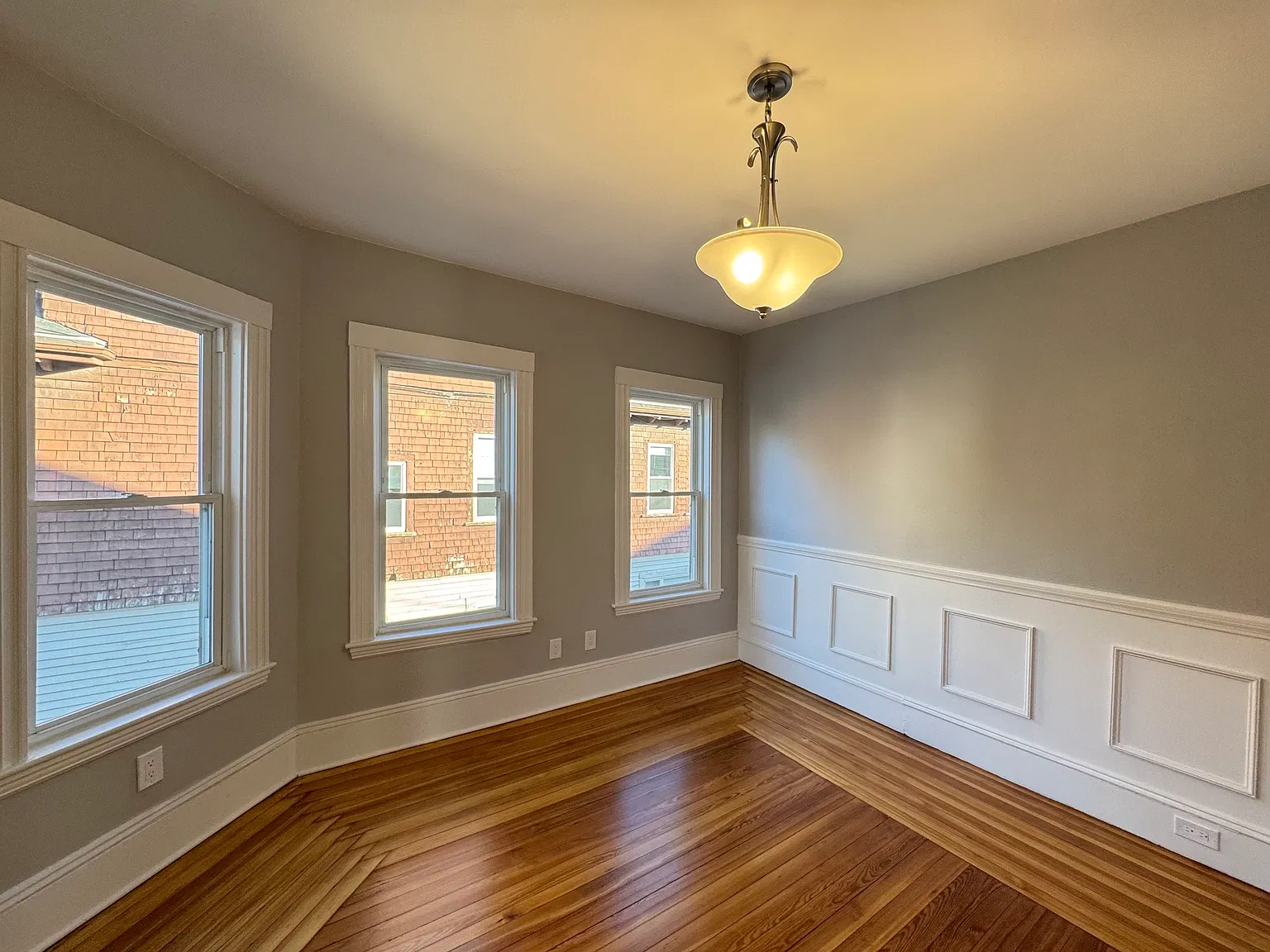 4 bed, 1.5 bath, 1600 sqft, $4,200 — Photo 4