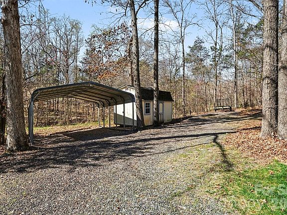 5th image of 8606 Wellington Ln