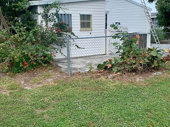 5th image of 706 Periwinkle Cir