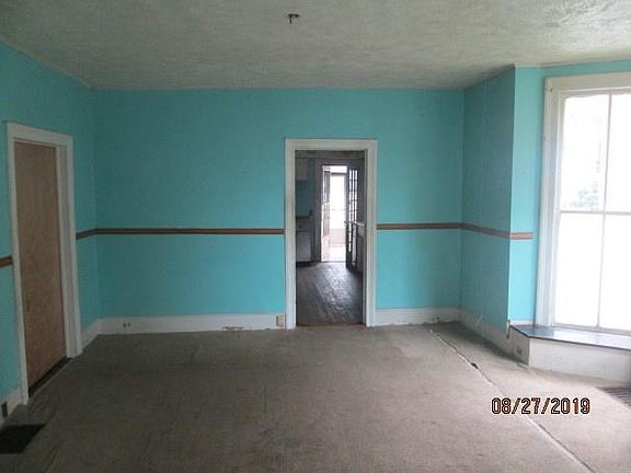 5th image of 106 W Spruce St