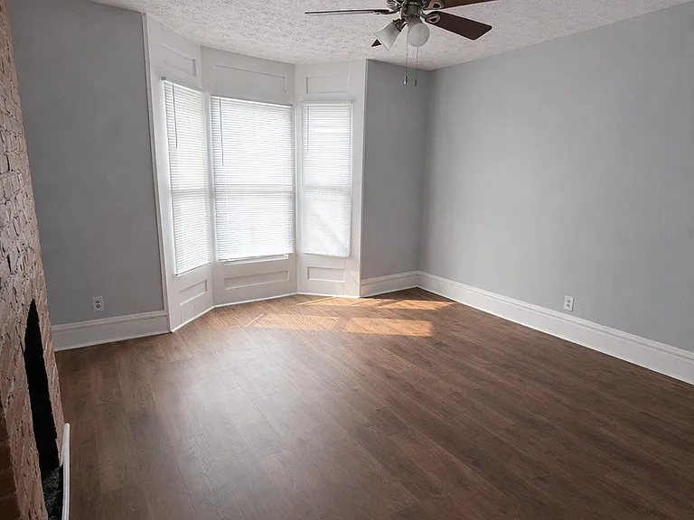 368 N Garfield Ave — Photo 7