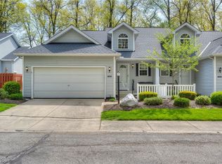 7125 Bayberry Cir, North Olmsted, OH