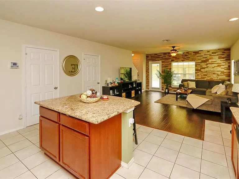 4724 Somerset Hill Ln — Photo 10