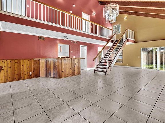 3rd image of 2438 Southridge Rd