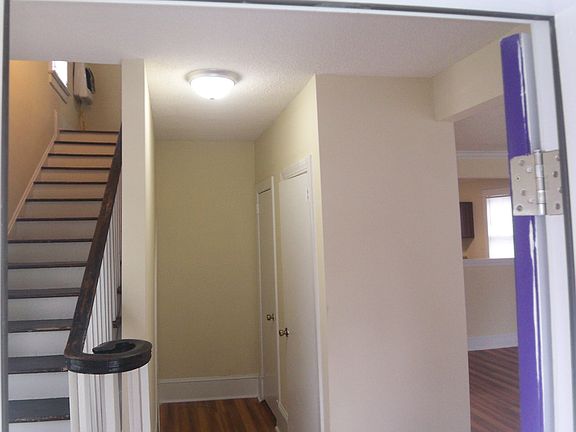 3rd image of 403 S Jarvis St