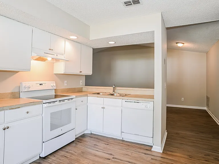 7811 Aquarius Cir S — Photo 8