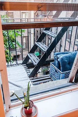 Rented by New York Realty | media 30