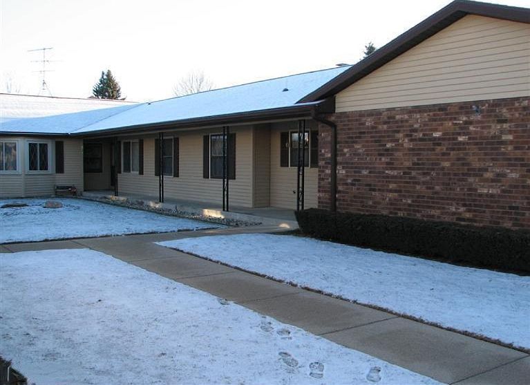 1st image of 7411 Pinegrove Dr
