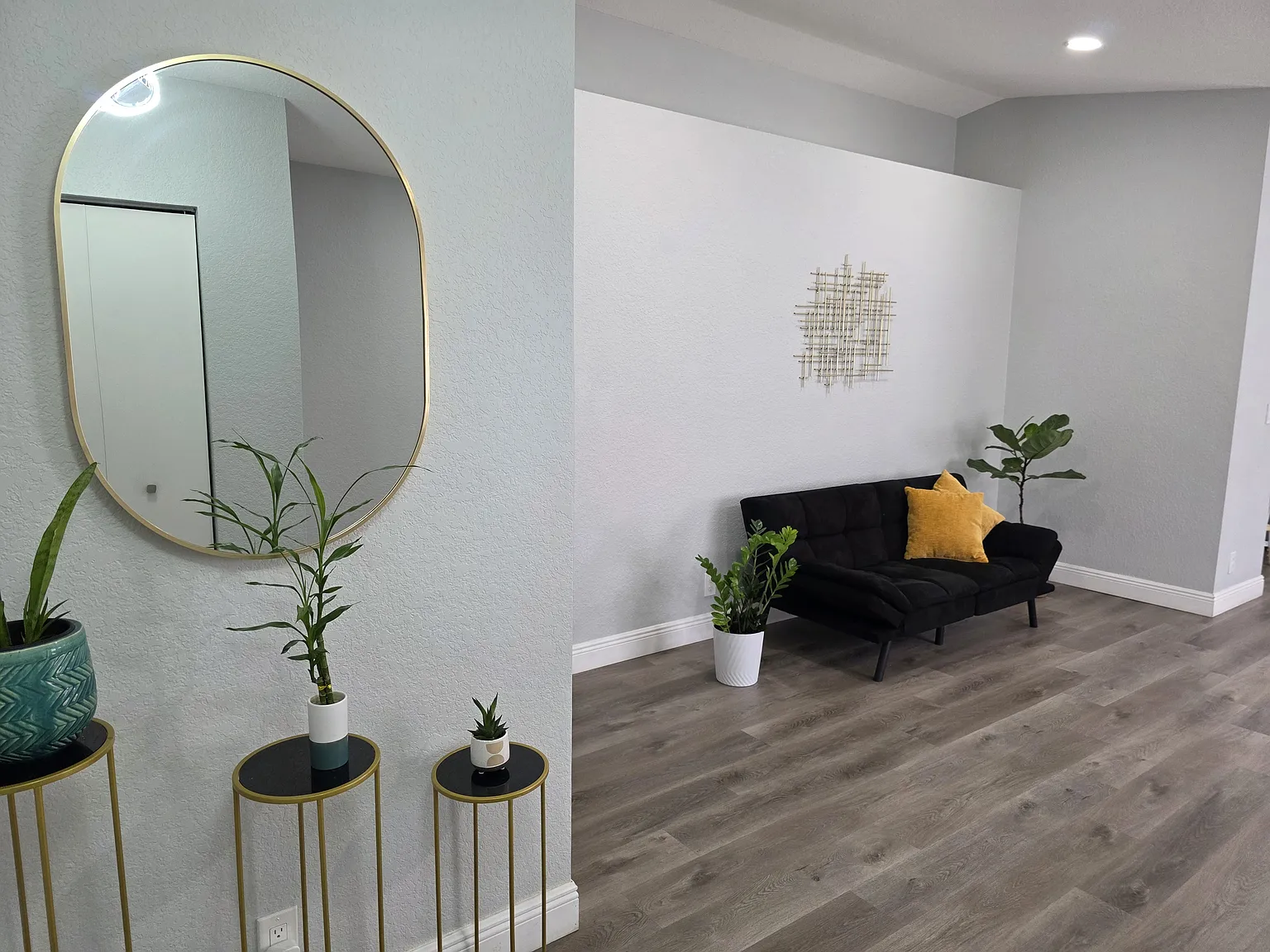 3 bed, 1418 sqft, $3,549 — Photo 3