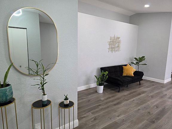 3rd image of 1217 SW 46th Way