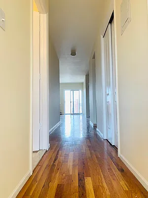 Rented by Signature Spaces NYC Corp | media 11