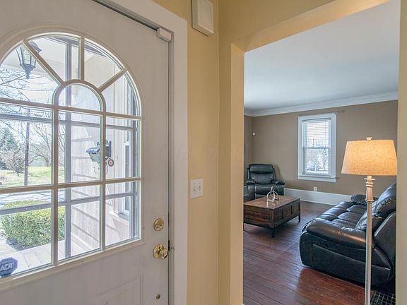 5th image of 424 W Maple St