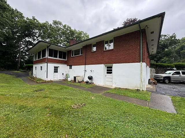 49 Chestnut Ln — Photo 29