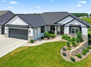 1728 Steiner Ln, Green Bay, WI 54313