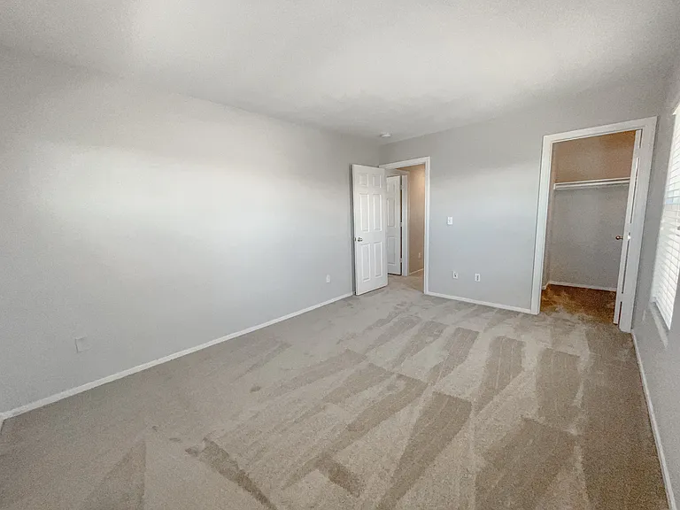 5646 Saint Elias St — Photo 53