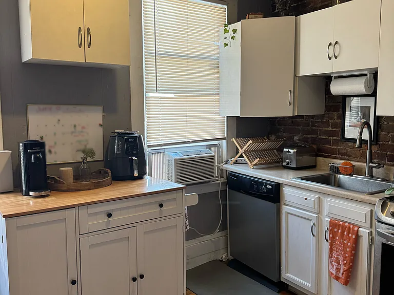 66 Russell St #1 — Photo 18