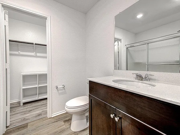 2704 Shimsham Dr — Photo 10