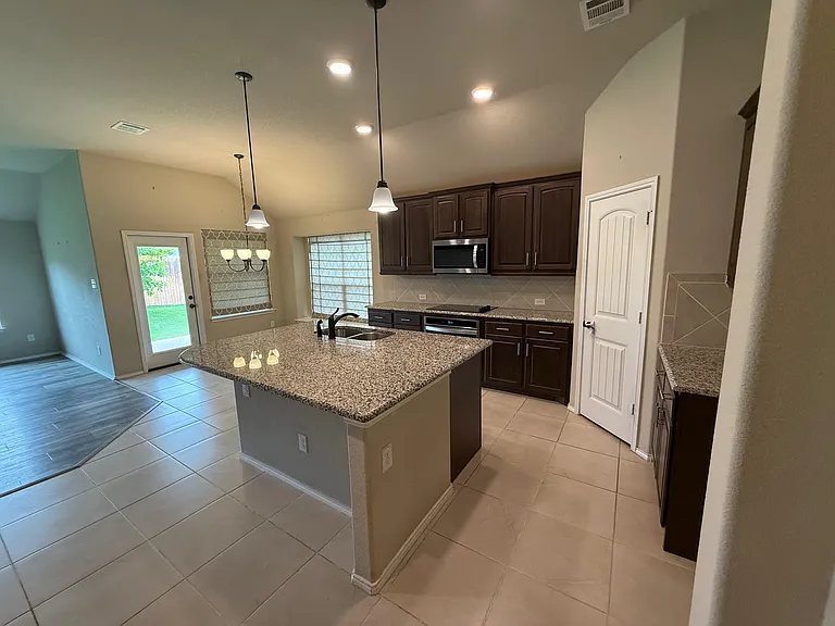 2517 Hadley St — Photo 10