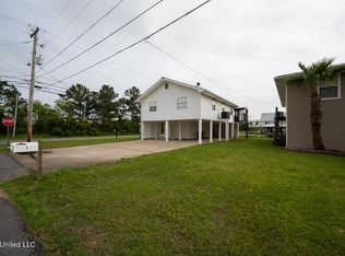 1 Dolphin Cir, Bay Saint Louis, MS 39520