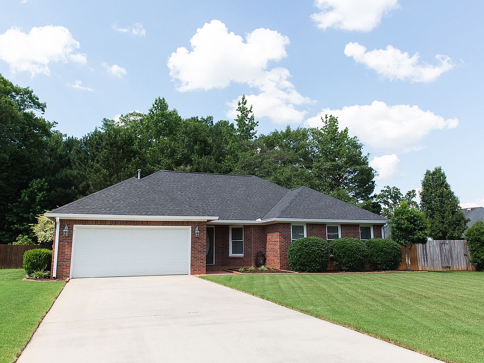 Located on quiet cut-de-sac