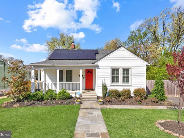 9106 Battle St, Manassas, VA 20110