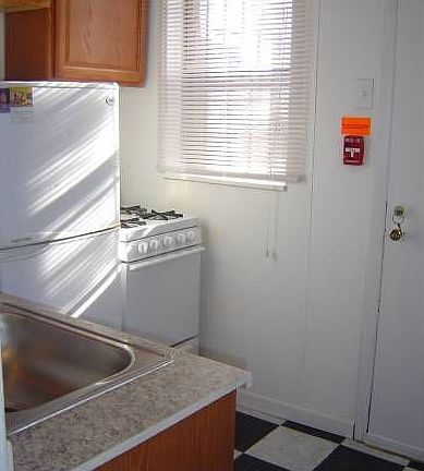 1st Floor Unit-Bath
