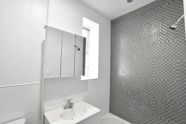 Rented by Clove Realty LLC | media 11