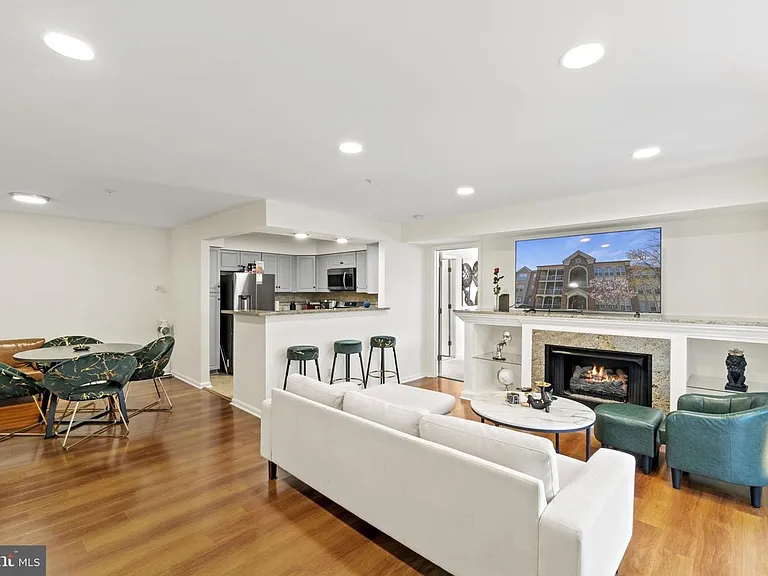 6601I Thackwell Way #I — Photo 5