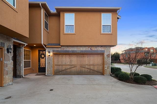 1st image of 2675 Villa Di Lago Dr Suite 6
