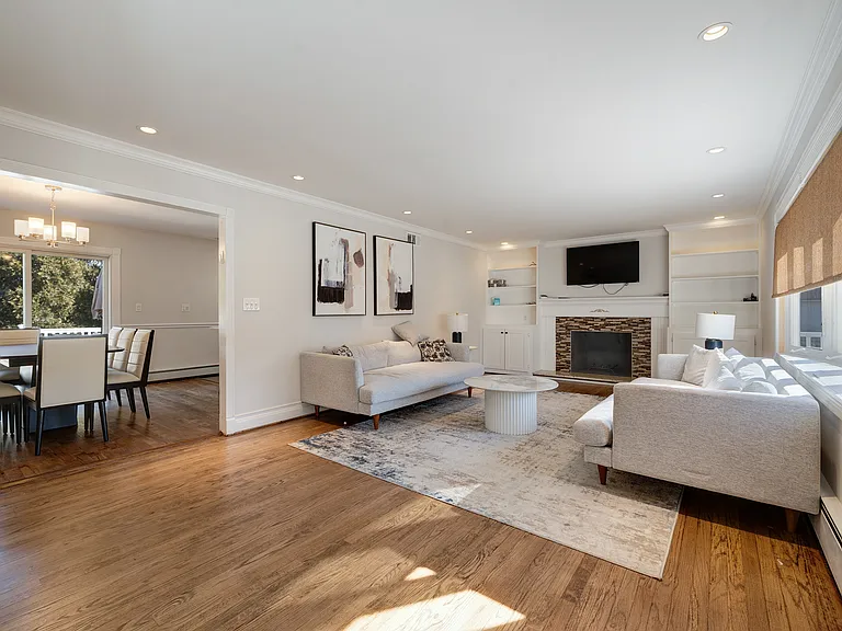 351 Hollywood Ave — Photo 3