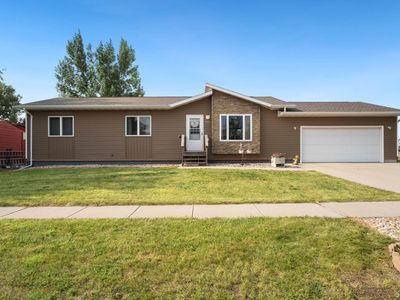 5000 W Bent Grass St, Sioux Falls, SD, 57107