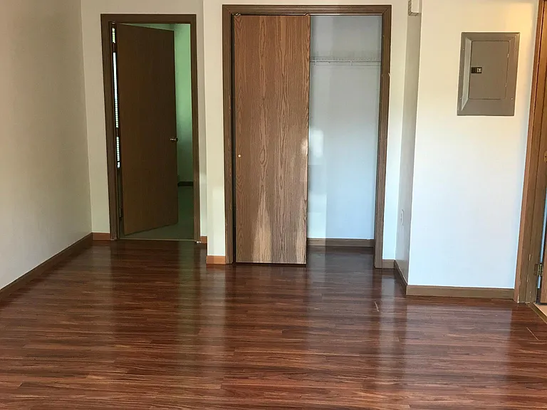 224 Logan Ave — Photo 6