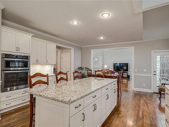 3rd image of 1252 Chadwick Lake Dr