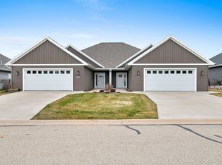 2022 Wisteria Cir #1, Suamico, WI 54313