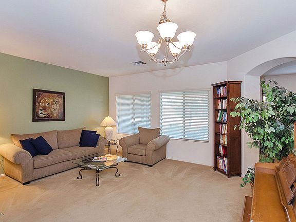 4th image of 1364 E Parkview Dr