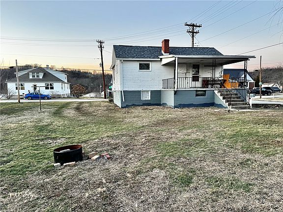 2nd image of 942 Brown St