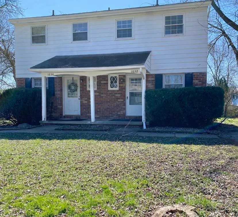 3 bed, 1.5 bath, 1744 sqft, $1,800 — Photo 1