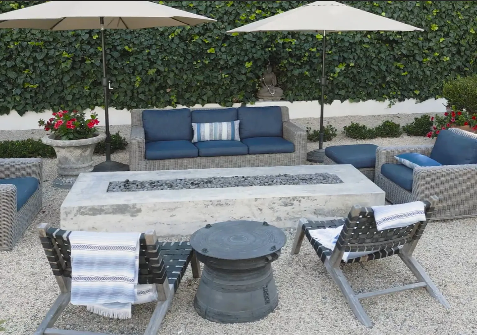 Luxury Santa Barbara Spanish Estate — Photo 3